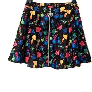 Vibrant Psychedelic Mushroom Medium Zip Front Charm Zip Mini Skater Skirt